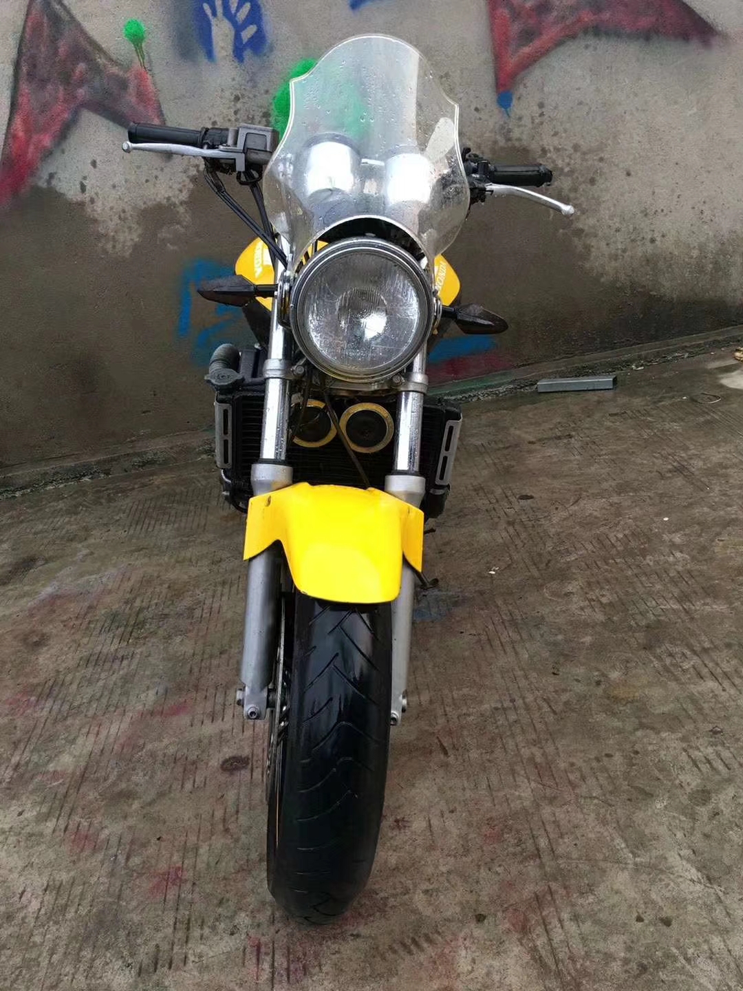 03年款的本田cb600大黄蜂