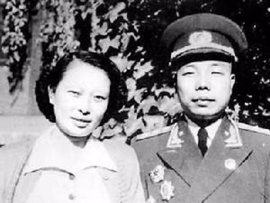 原名心兰,萧华将军夫人,长征路上年龄最小的女红军.