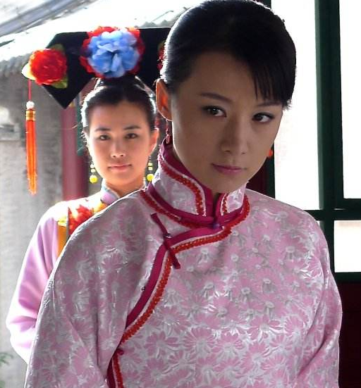 扇娘:茹蔓在汤里下了药想害蔷薇格格,没想到害的自己流产!
