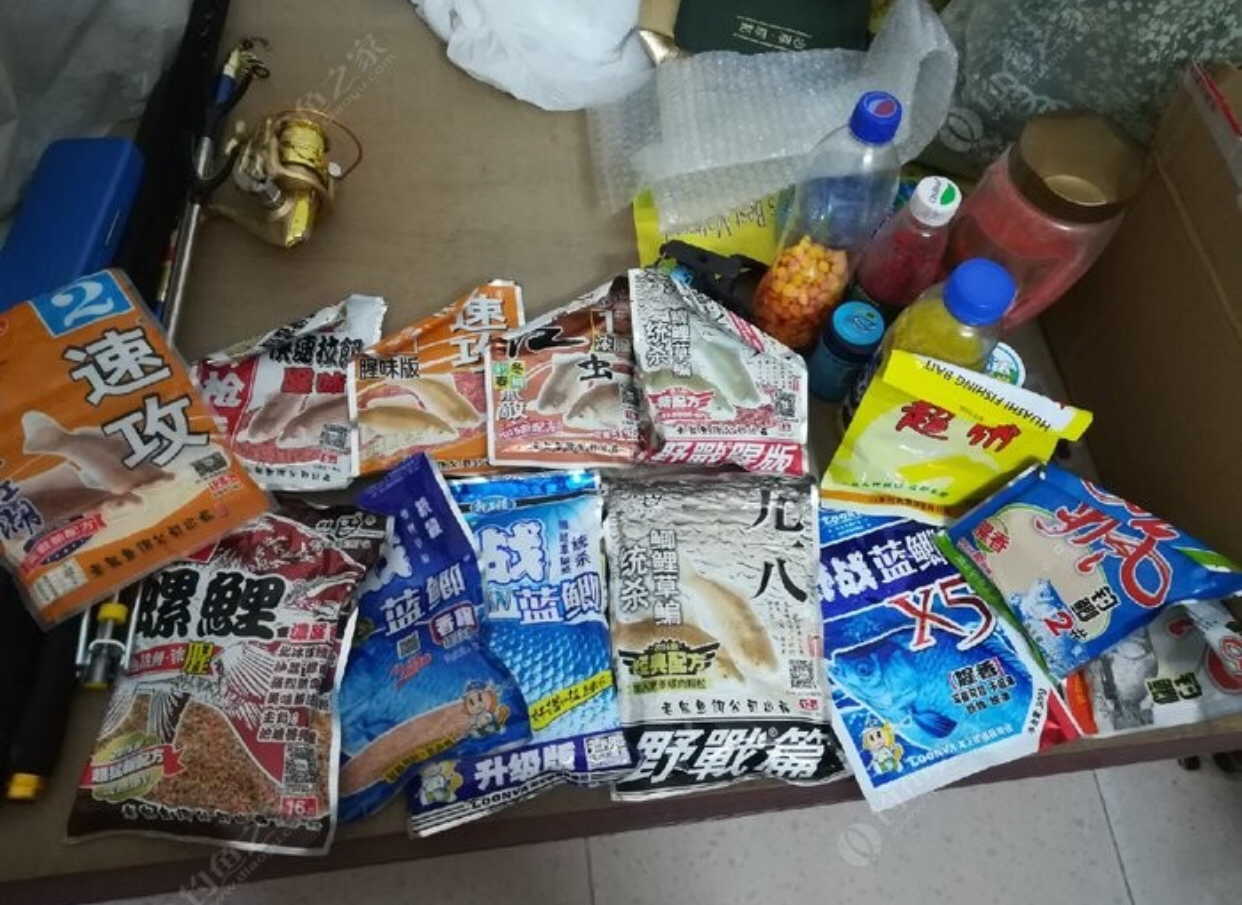 冬季钓鱼这样选择饵料,让你每次满载而归-饵料技巧