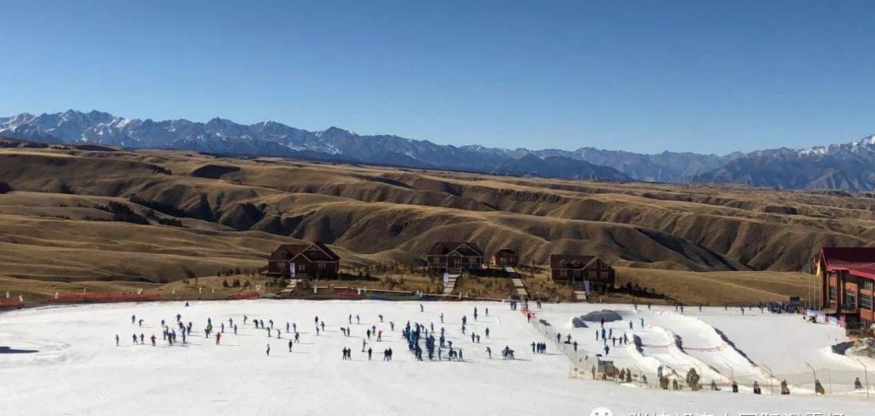 祁连山国际滑雪场激情开启全市"青少年冰雪运动研学游"活动