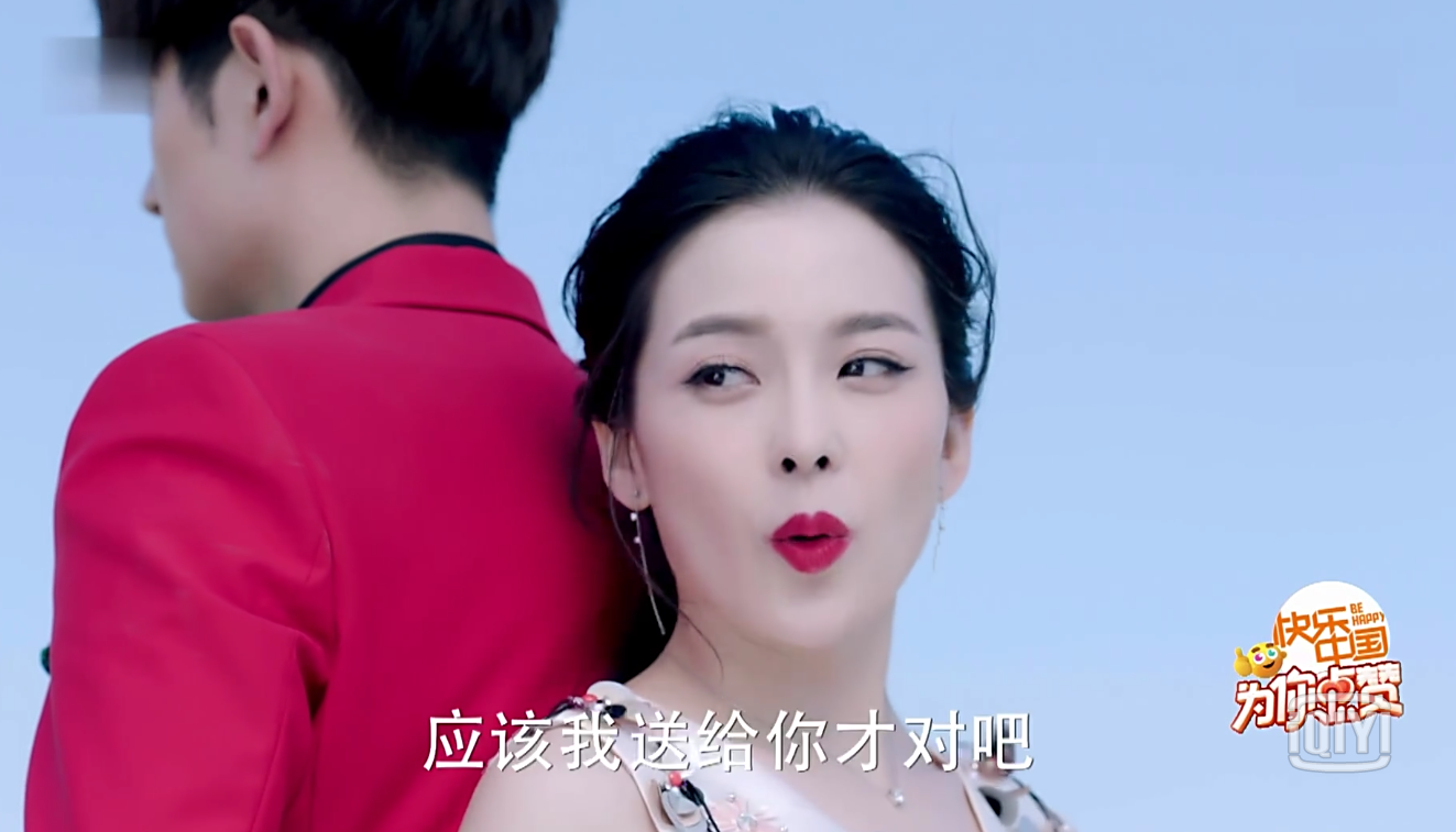 《极光之恋》何静文为了拆开他俩,也算是拼尽全力,还牺牲色相!