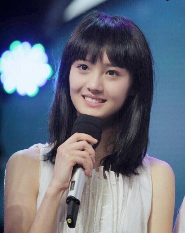 女明星十八岁照片,整没整容一眼便知!郑爽清纯杨颖可爱!