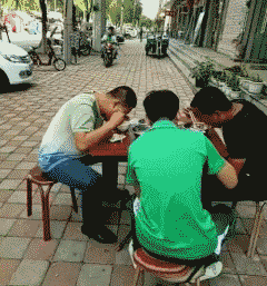5个倒霉搞笑的动态图,幽默炒股一个比一个惨!黄晓明起来搞笑图图片