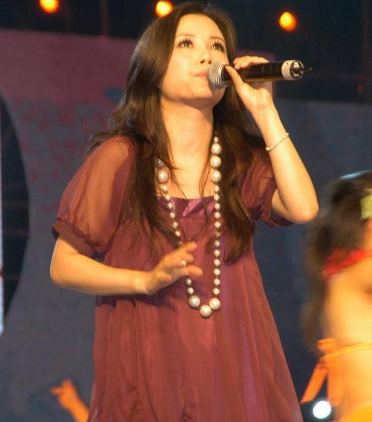 女歌手舒维年龄图片