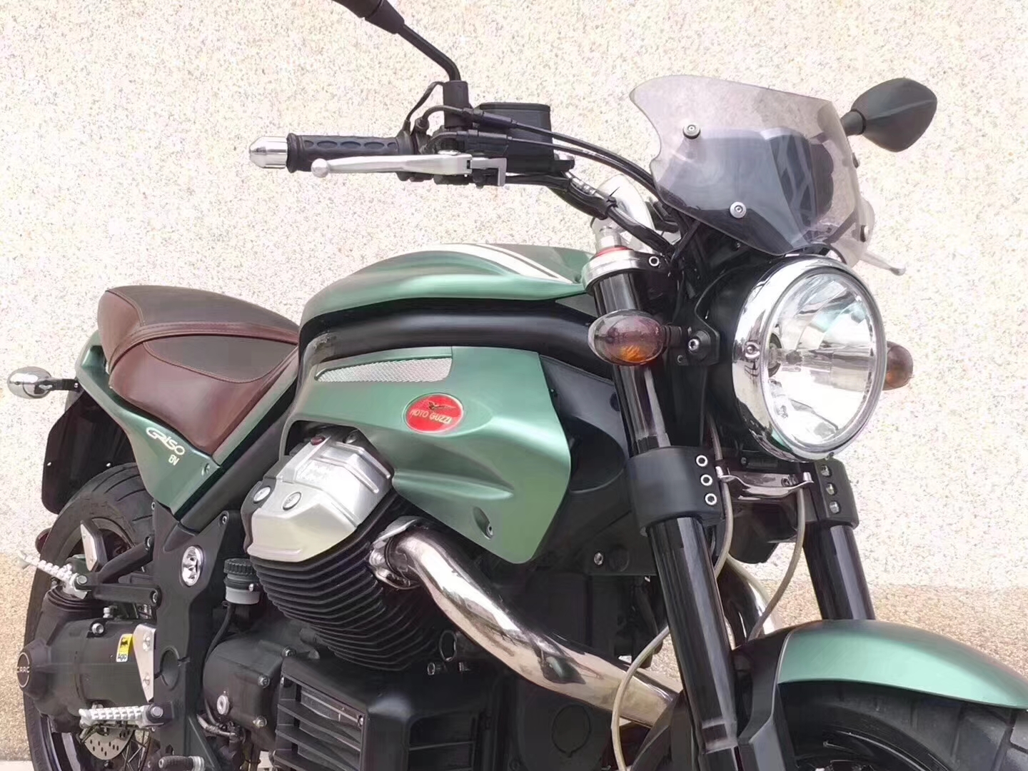 实拍摩托古兹1200cc街车8v