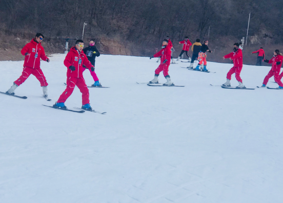 「帅」大鸿寨滑雪场的教练天团!