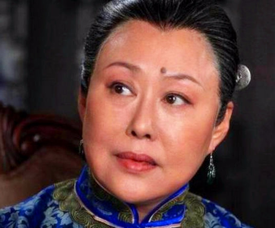 娱乐圈里脸上有颗"痣"的6位女明星,最后一位眼角有颗痣好美!