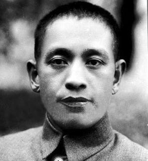 四万多人被几十个解放军打得剩下四百人,成为天下笑柄!