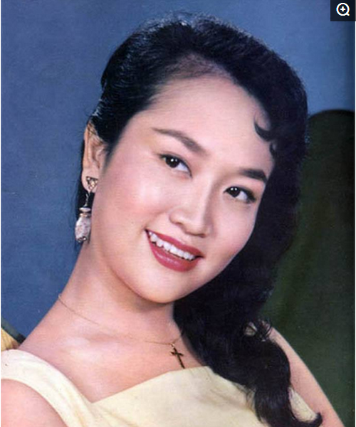 60年代的香港女星,仍然活跃的也只有郑佩佩了