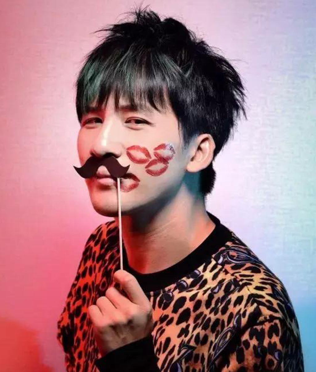 那个"只会唱"《嘻唰唰》大张伟,你知道多少呢?