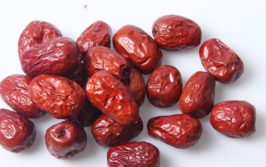 简单三步教你快速取出完整红枣核,不用刀不用切,巧用它!