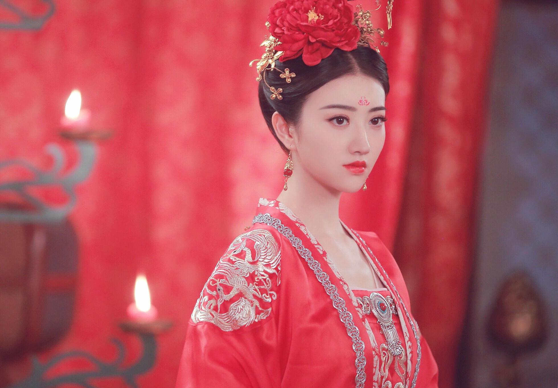 穿上嫁衣的景甜,会是什么样子