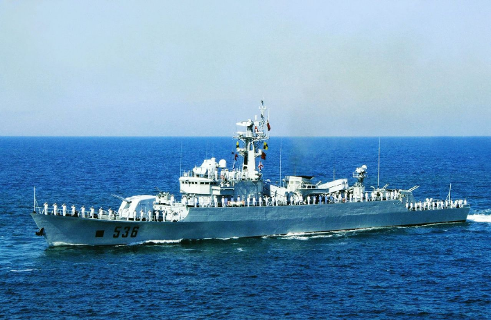 海军莱芜舰图片