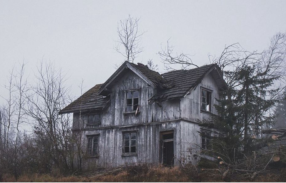 "末日"气息下的废弃小屋,这跟你想象中是一样的吗?