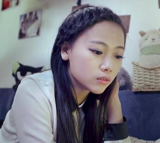 葛布在剧中饰演女一号"小美",先后在剧中出演相亲女,保洁小妹等角色.