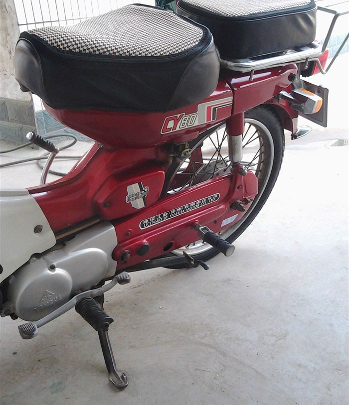这样一台"重庆雅马哈cy80"如今已很少再见,曾经的一代家用好车辉煌