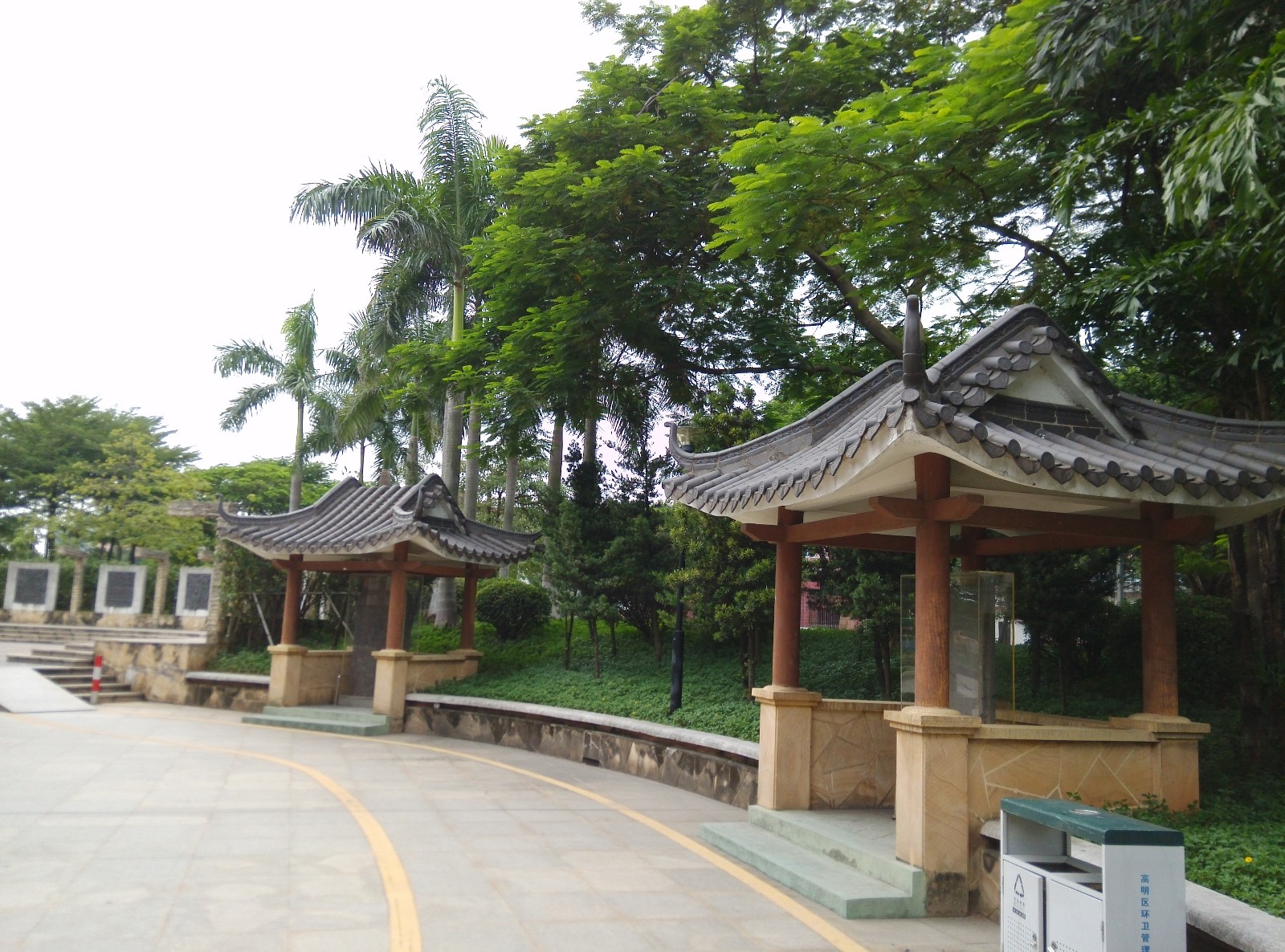 灵龟公园位于高明区荷城沿江路.
