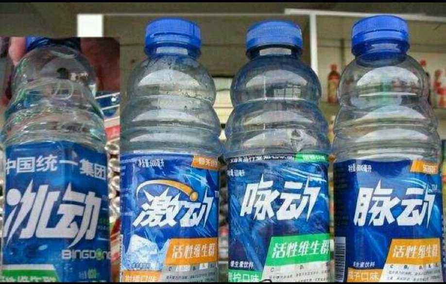 盘点农村小卖部的山寨食品,网友:吃完了也没看出来是冒牌的