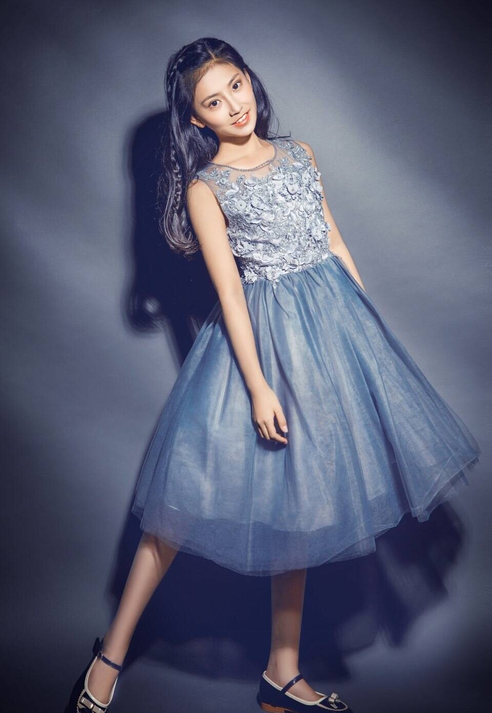 辽宁沈阳女孩孙伊雯长得好看 会跳舞会弹琴 前途无量