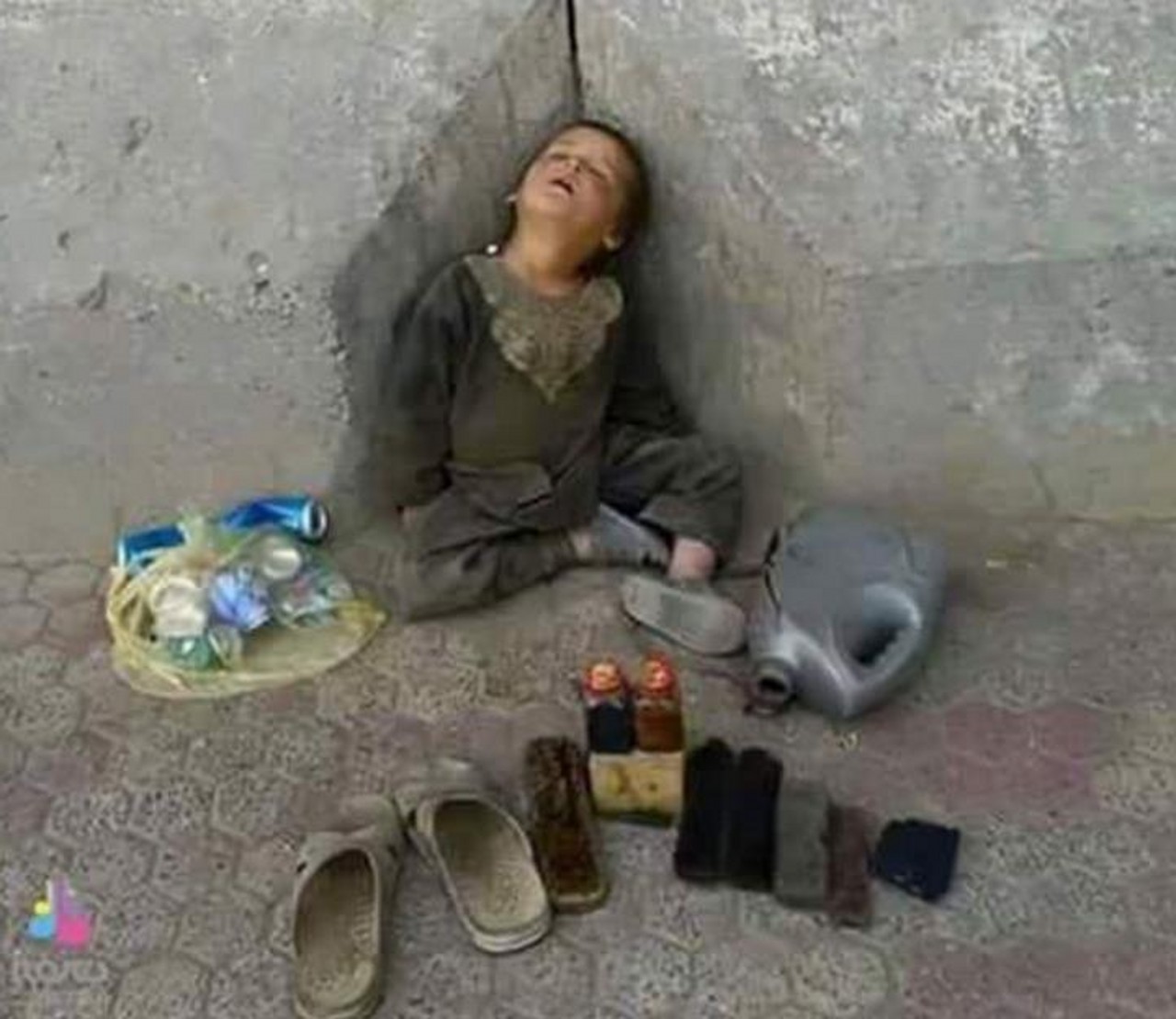 可怜的小乞丐图片