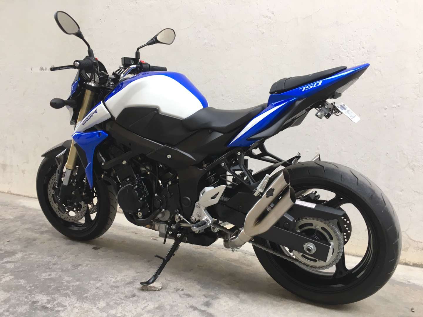 实拍铃木街车gsr750!