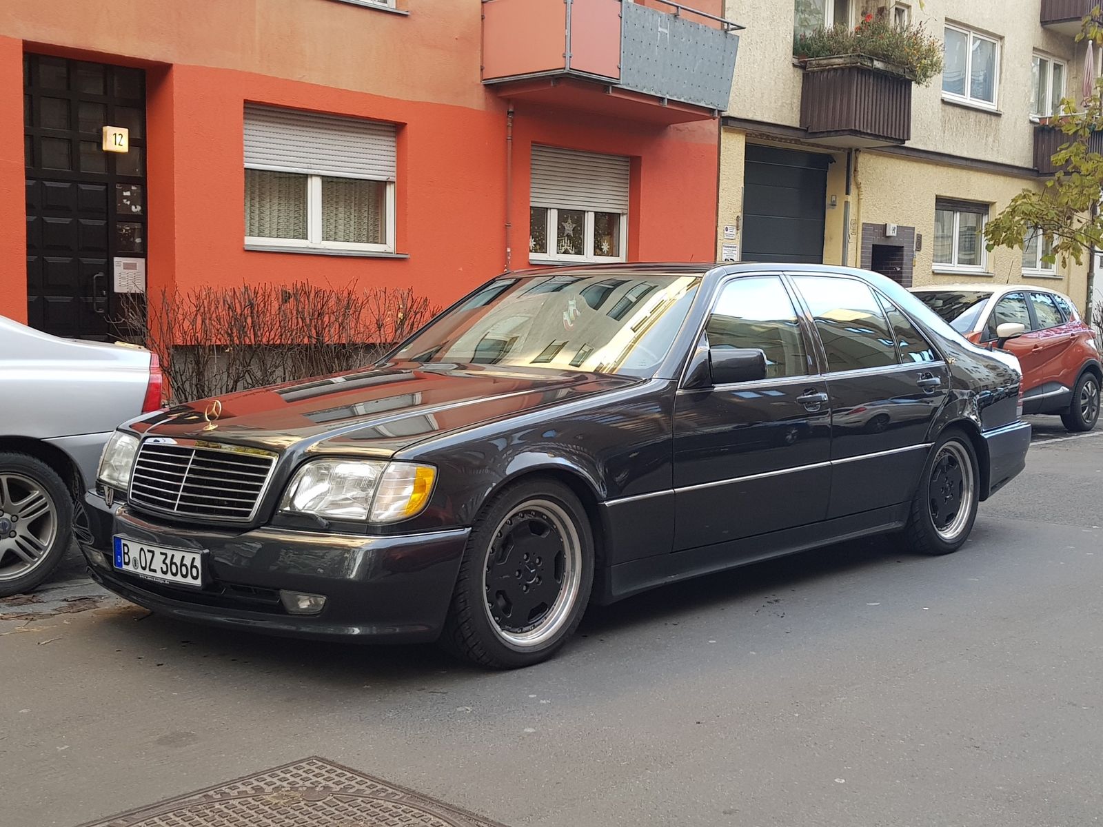 「精品原创」回不去的年代,越老越经典,奔驰v12虎头奔赏析!