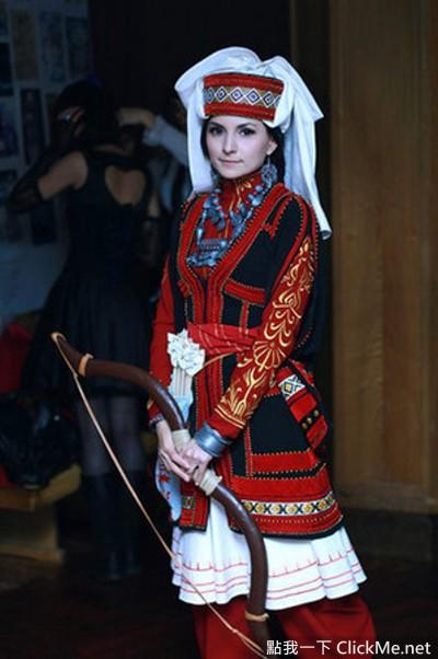 各国女孩的民族传统服饰,你最喜欢哪一件?