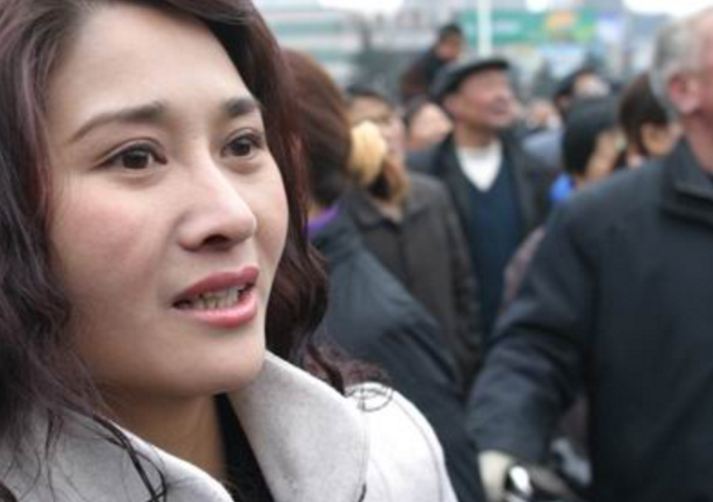 如今的娱乐圈面看来却是光彩祥和,而实际确是十分不堪.