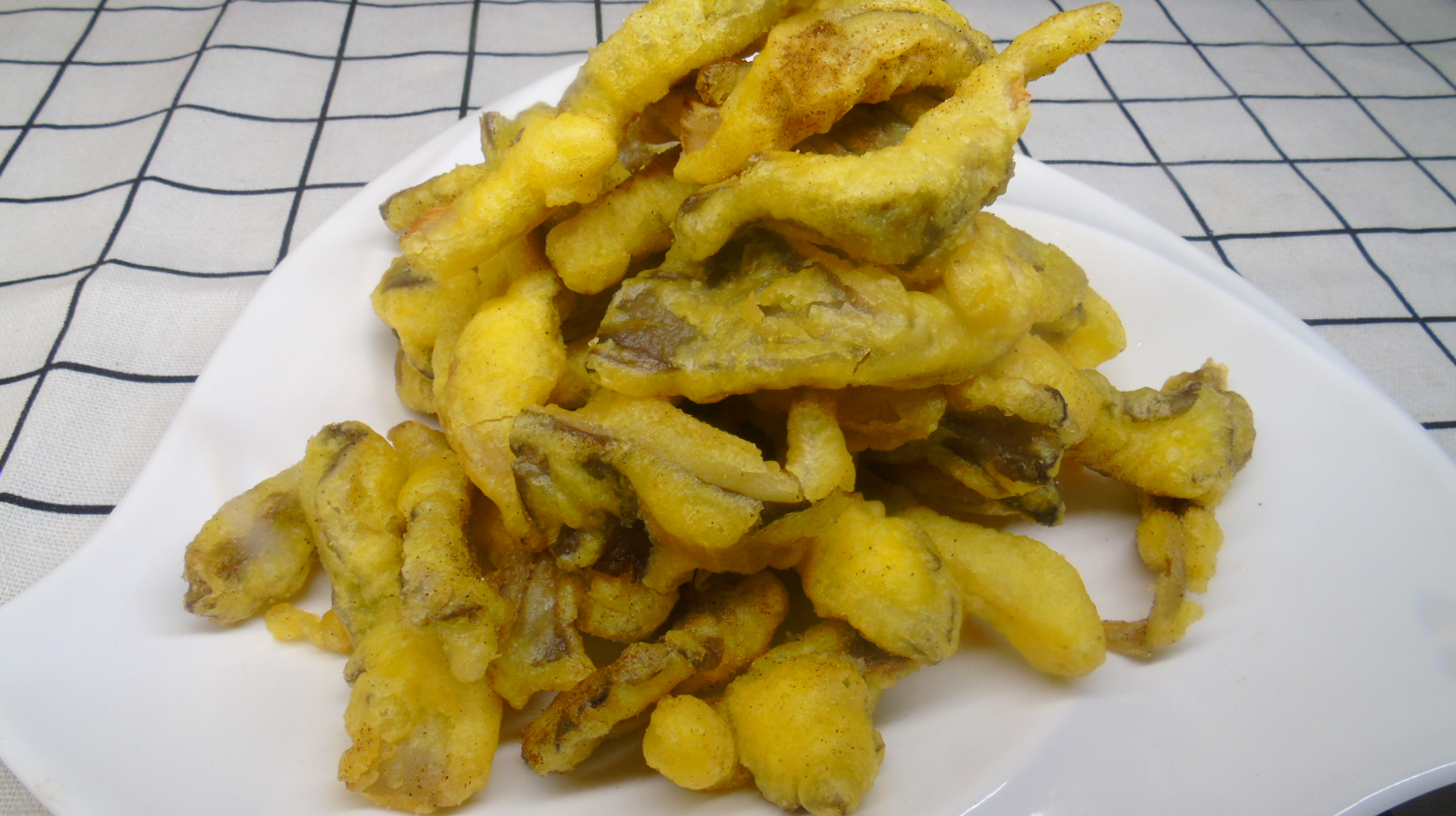 简单又好吃的软炸蘑菇,学学这样做,全家人都夸你厨艺棒