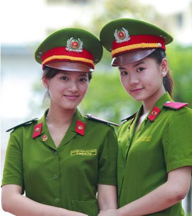 越南高颜值女兵,战场相遇你会下狠手吗?