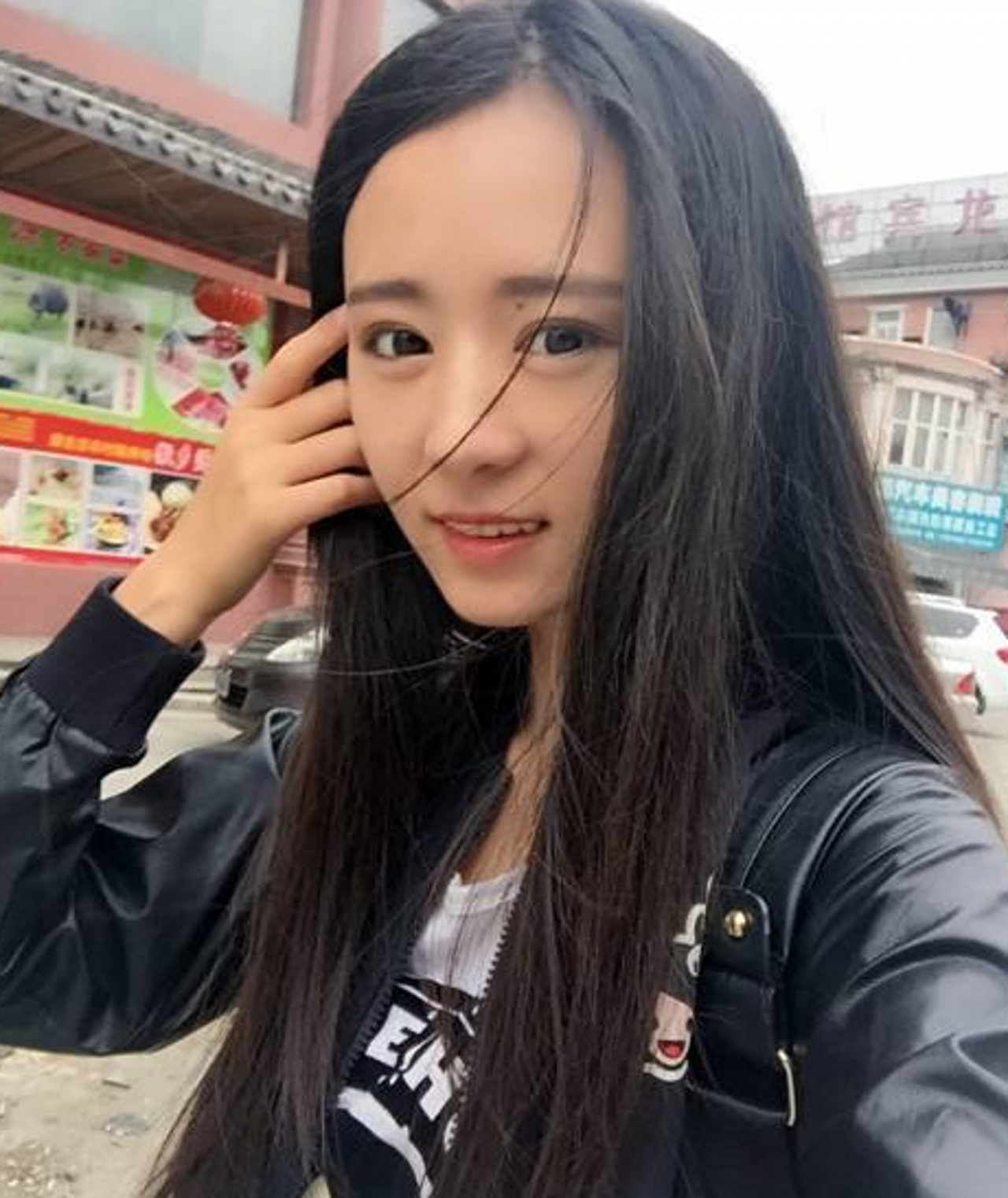 希望这么美丽动人,活泼可爱的马熙米,拍更多的戏,事业越来越顺利.