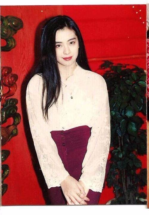 王祖贤(joey wong),1967年1月31日生于台湾省台北市,华语影视女演员