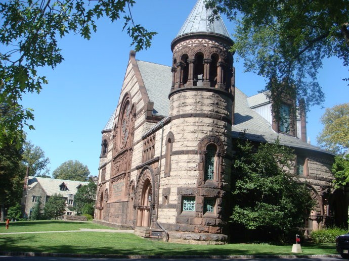 第一名:凯尼恩学院 位于美国俄亥俄州甘比尔,号称全球最美,无法用言语