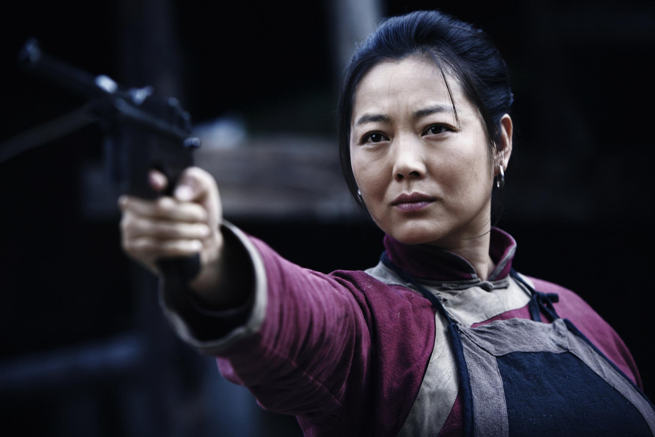 42岁的王茜华跟丈夫却如胶似漆,浪漫不减,如同年轻小夫妻一般.