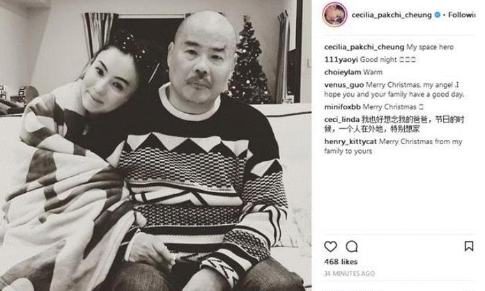 从张柏芝在ins晒出的合照来看,lucas和quintus穿着同款的兄弟装,戴着