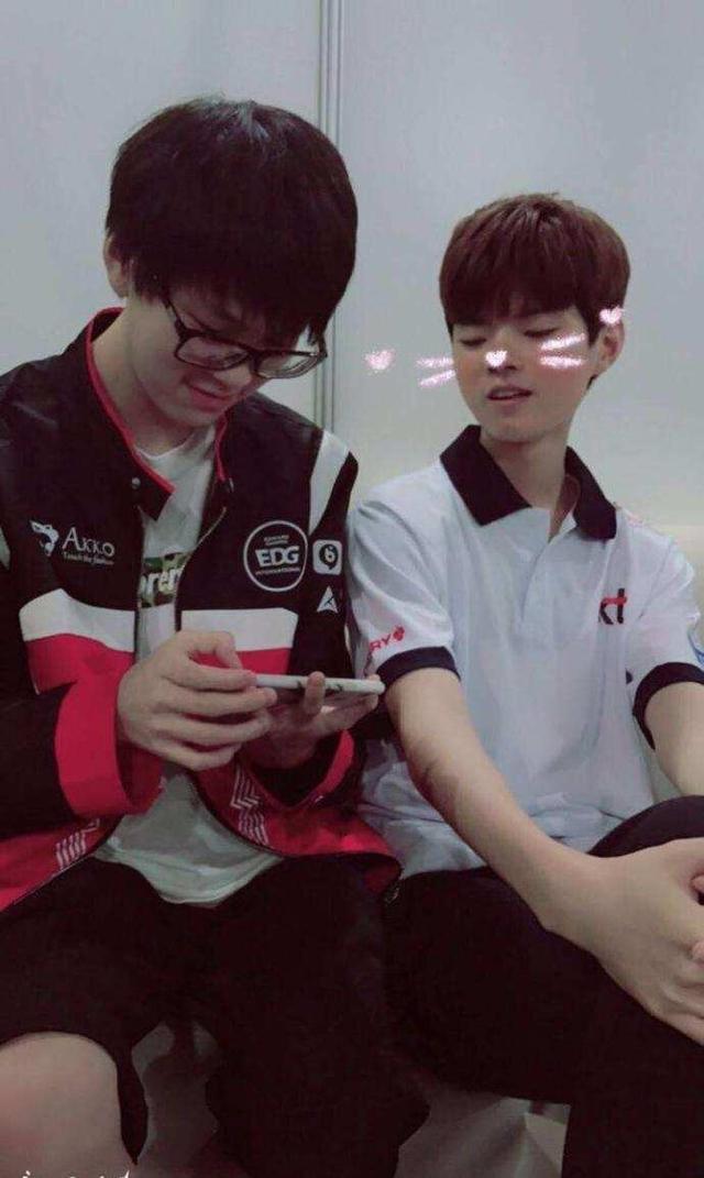 deft&meiko小别胜新婚 高雄洲际赛同床共枕共度良宵