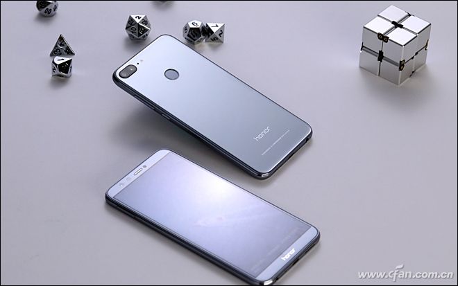 华为荣耀9青春版:传承绚丽外观血统,和苹果7plus可谓孪生兄弟!