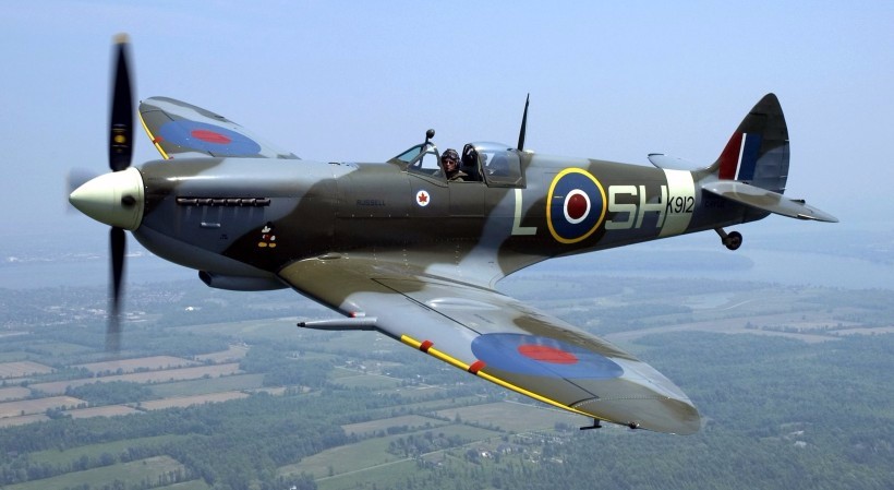 美国 p40 援华飞虎队用机 1937 年 7 月美国陆航订购了最初的寇蒂斯