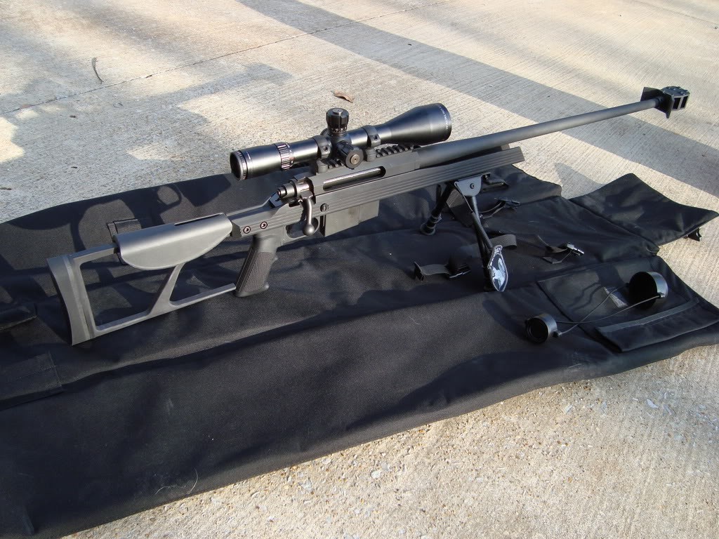 该型狙击步枪有着非常高的精度,在1.8千米左右仍能打出稳定的弹着群.