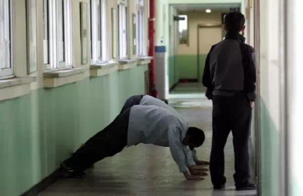 韩国是怎样体罚女孩的?原来王子文讲的都是真的