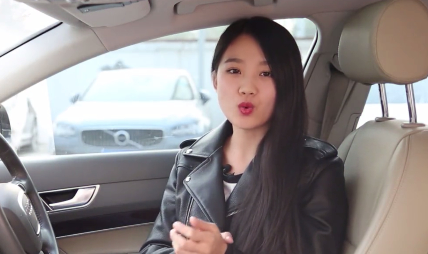 开宝马的白富美,找到了缓解开车脖子酸痛的好办法!