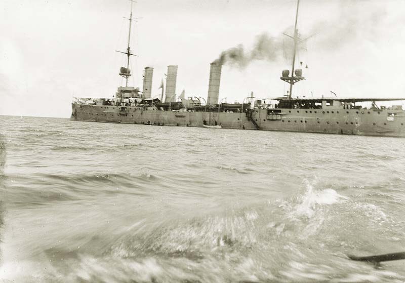 德累斯顿战舰图片