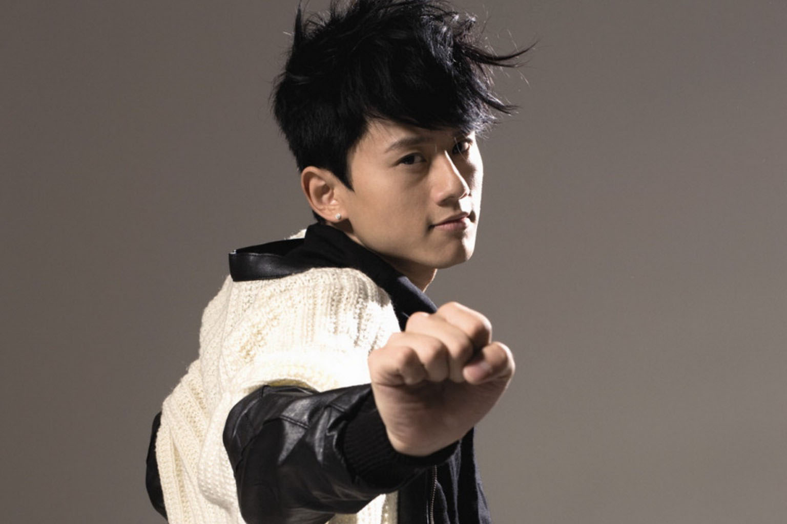 扒一扒这些年张杰造型变化