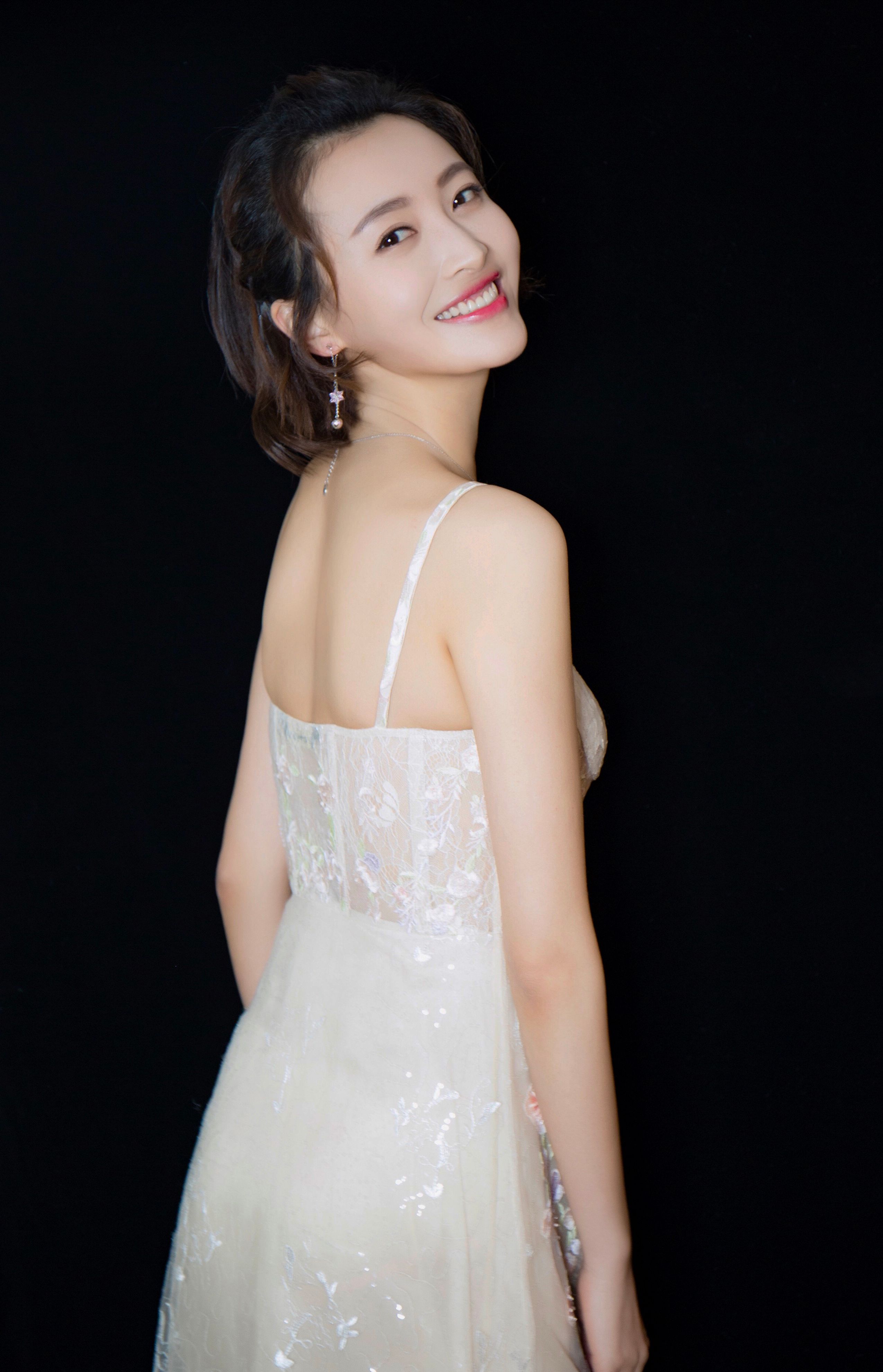 《谈判官》有五美,杨菲洋第三,毛林林第二,第一美得让人窒息