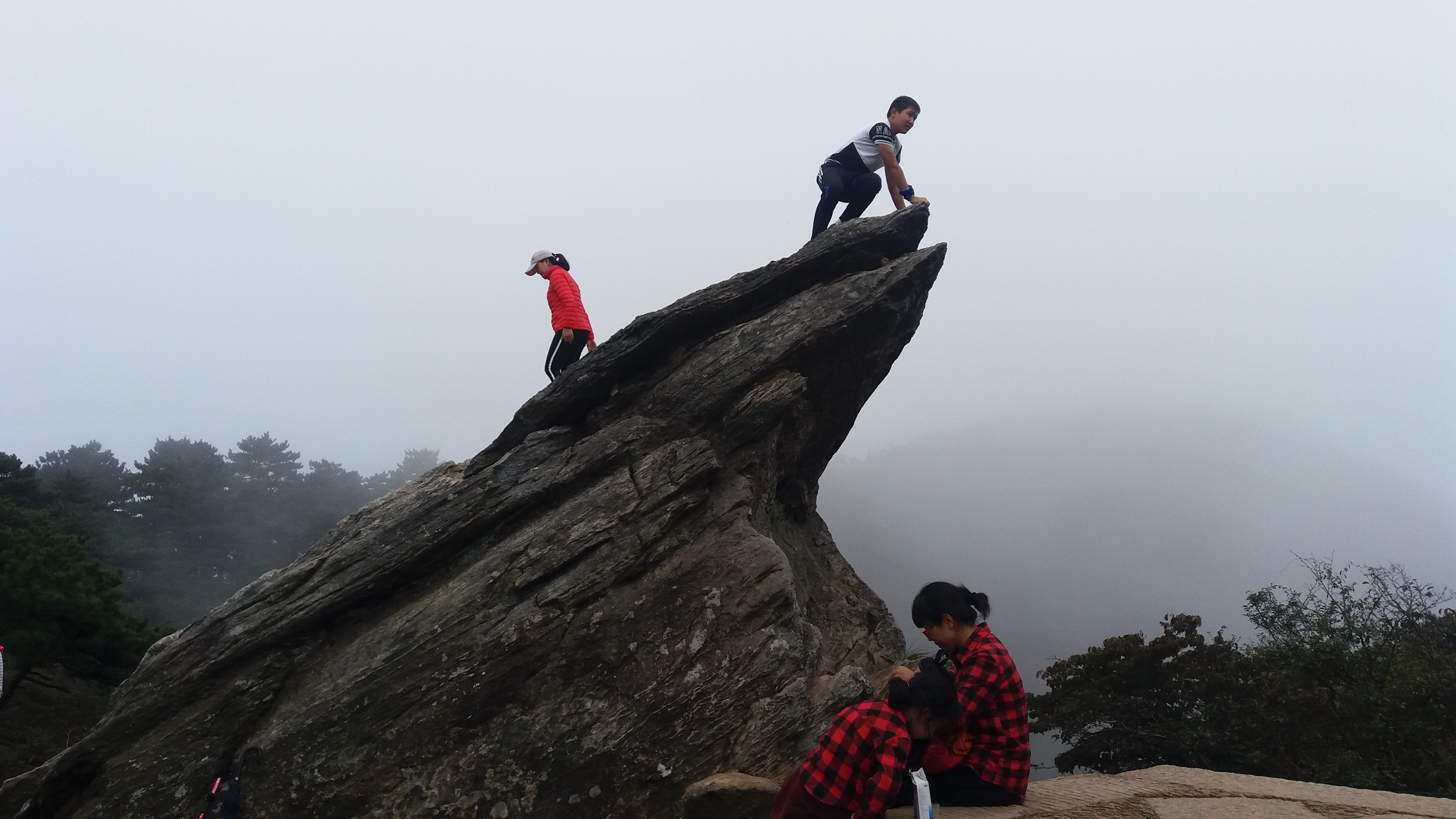 云田诗词_登庐山五老峰