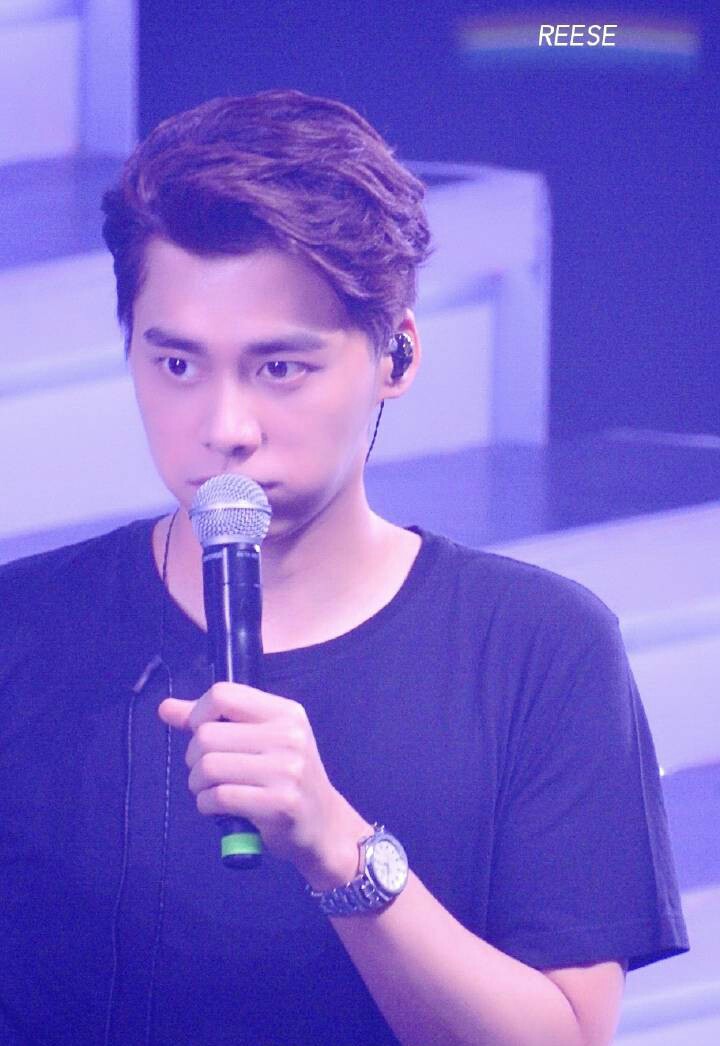 李易峰嘟嘴卖萌照片大合集,这是谁家的小可爱呢?快来抱走吧!