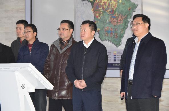 周先毅调研怡心湖等项目推进情况