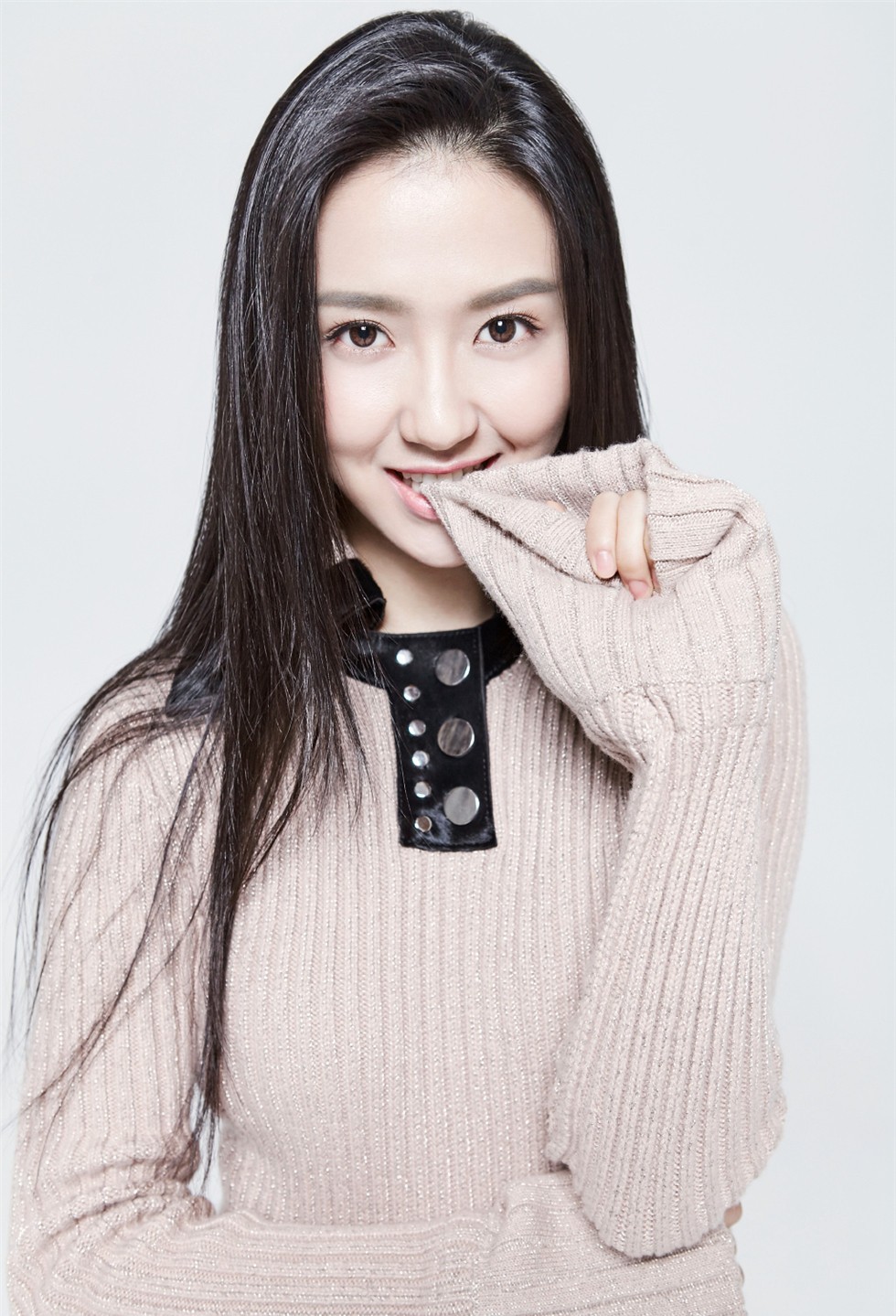 许龄月美女de酷帅写真图片