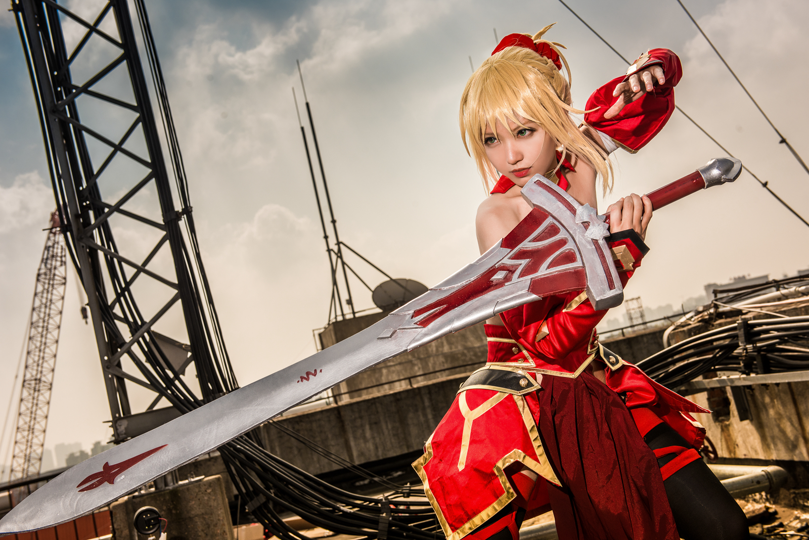 帅气妹子cos的莫德雷德!是不是感觉到透露着一股英武之气呢?